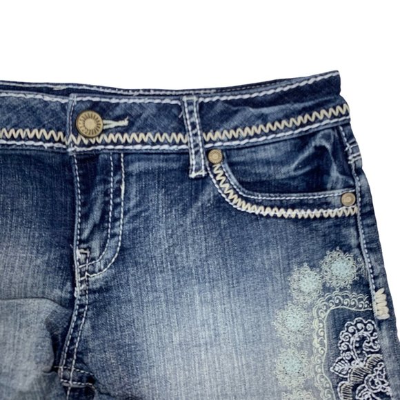 Maurices Bandana Jean Shorts Sz 7/8 Blue Bootie Embroidered Pocket Stretch Short - Picture 3 of 13